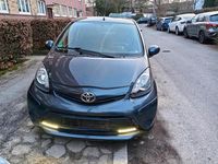 Gebraucht Toyota Aygo 50 PS (36 kW) 2012 Schwarz Kleinwagen