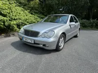 Gebraucht Mercedes C180 Classic 143 PS (105 kW) 2003 Silber Limousine