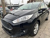 gebraucht Ford Fiesta Titanium 2 HAND/SHZ/8 FACH/AUX/SCHECKHEFT