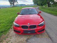 Gebraucht BMW 118 Sport Line 136 PS (100 kW) 2015 Karmesinrot Kleinwagen