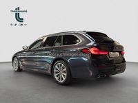 Gebraucht BMW 530 286 PS (210 kW) 2022 Sophistograu brillanteffekt (metallic) Kombi