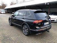 Gebraucht VW Tiguan Allspace R-line 150 PS (110 kW) 2021 Deep black perleffekt (metallic) SUV