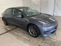 Käytetty Tesla Model 3 239 kW (325 HP) 2021 Hopea Sedan