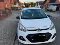 Gebraucht Hyundai i10 67 PS (49 kW) 2015 Weiß Kleinwagen
