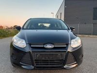 Gebraucht Ford Focus Ambiente 101 PS (74 kW) 2014 Schwarz Kombi