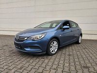 Gebraucht Opel Astra Edition 95 PS (69 kW) 2016 Azur blau (m2) Limousine