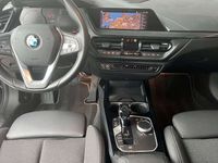 gebraucht BMW 118 i Aut. Sport Line Business Hi-Fi Unfallfrei