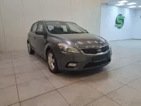 Gebraucht Kia Ceed 116 PS (85 kW) 2012 Grau Kleinwagen