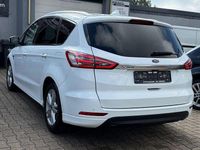 Gebraucht Ford S-MAX Titanium 150 PS (110 kW) 2022 Weiß Van / Kleinbus