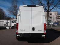Gebraucht Iveco Daily 106 PS (77 kW) 2014 Weiß Limousine