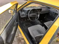 Używany VW Passat 70 KM (51 kW) 1983 Żółty Coupe