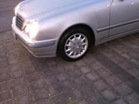 Gebraucht Mercedes E200 118 PS (86 kW) 2000 Silber Limousine