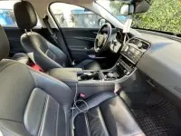 Używany Jaguar XE 132 KM (97 kW) 2016 Czarny Sedan/Limuzyna
