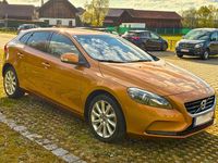 Second-hand Volvo V40 177 CP (130 kW) 2012 Auriu Hatchback