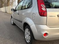 Gebraucht Ford Fiesta 69 PS (50 kW) 2007 Silber Kleinwagen