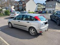 Gebraucht Ford Focus Trend 116 PS (85 kW) 2004 Silber Limousine