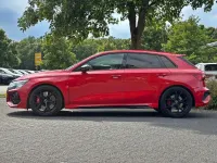Gebraucht Audi RS3 Sportback Ambiente 400 PS (294 kW) 2022 Rot Kleinwagen