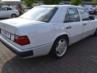 Gebraucht Mercedes E280 197 PS (144 kW) 1992 Weiß Limousine