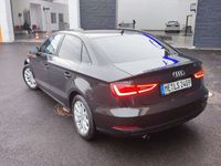 gebraucht Audi A3 1.6 TDI Limousine ultra Attraction