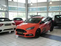Gebraucht Ford Focus ST 250 PS (183 kW) 2018 Schwarz Limousine