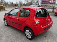 Gebraucht Renault Twingo 58 PS (42 kW) 2011 Rot Kleinwagen