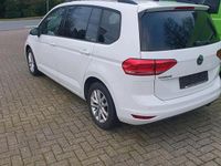 Gebraucht VW Touran 115 PS (84 kW) 2017 Weiß Van / Kleinbus