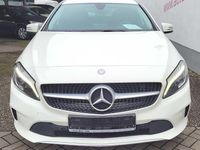 Gebraucht Mercedes A180 Urban 122 PS (89 kW) 2015 Weiß Limousine