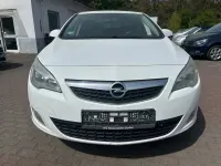 Gebraucht Opel Astra Design Edition 160 PS (117 kW) 2011 Weiß Limousine