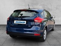 Gebraucht Ford Focus Trend 101 PS (74 kW) 2018 Blau Limousine