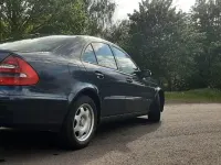 Gebraucht Mercedes E220 150 PS (110 kW) 2002 Schwarz Limousine