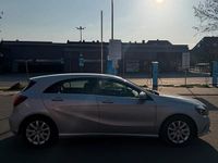 Gebraucht Mercedes A180 122 PS (89 kW) 2016 Silber Limousine