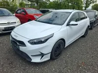 Neu Kia Ceed 140 PS (102 kW) 2025 Weiß Kleinwagen