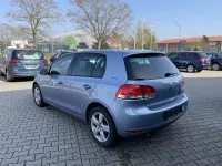 Gebraucht VW Golf VI Team 122 PS (89 kW) 2011 Blau Kleinwagen