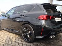 Gebraucht BMW M135 Performance 300 PS (220 kW) 2025 Saphirschwarz Kleinwagen