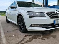 Gebraucht Skoda Superb 190 PS (139 kW) 2015 Weiß Kombi