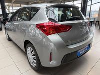 Gebraucht Toyota Auris Cool 99 PS (72 kW) 2015 Grau Kleinwagen