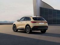 Neu Audi Q5 299 PS (219 kW) 2026 Sakhirgold metallic SUV