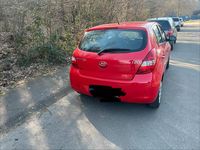 Gebraucht Hyundai i20 77 PS (56 kW) 2012 Rot Kleinwagen
