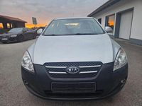 Gebraucht Kia Ceed 109 PS (80 kW) 2009 Silber Kleinwagen