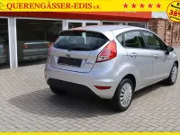 Gebraucht Ford Fiesta Trend 65 PS (47 kW) 2015 Polar silber (metallic) Kleinwagen