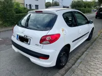 Gebraucht Peugeot 206 60 PS (44 kW) 2011 Weiß Limousine