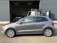 Gebraucht VW Polo 60 PS (44 kW) 2010 Grau Kleinwagen
