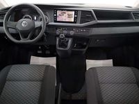 Gebraucht VW Multivan Trendline 150 PS (110 kW) 2020 Candyweiss Van