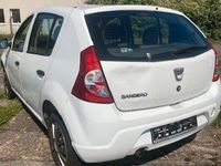 Gebraucht Dacia Sandero Ambiance 75 PS (55 kW) 2012 Weiß Kleinwagen