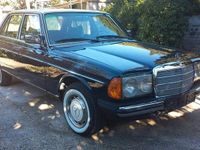 Gebraucht Mercedes 200 60 PS (44 kW) 1977 Blau Limousine