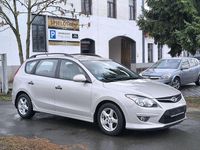 Gebraucht Hyundai i30 Classic 109 PS (80 kW) 2012 Gold Kombi