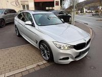 Gebraucht BMW 330 Sport Line 258 PS (189 kW) 2015 Glaciersilber metallic Limousine