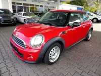 Begagnad Mini ONE 75 HK (55 kW) 2011 Röd Halvkombi