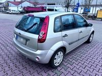 Gebraucht Ford Fiesta 68 PS (50 kW) 2007 Silber Kleinwagen