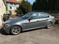 Gebraucht BMW 318 144 PS (105 kW) 2011 Silber Limousine